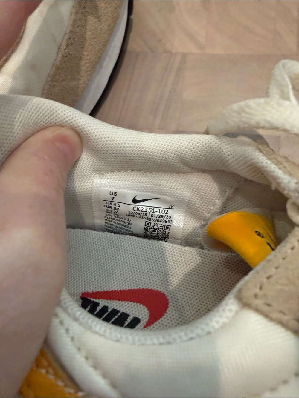 Nike Daybreak Pale Ivory Sneakers Size 7